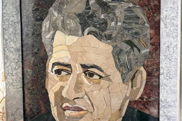 Дастхатти зебои достони «Ҷони ширин»-и устод Турсунзода